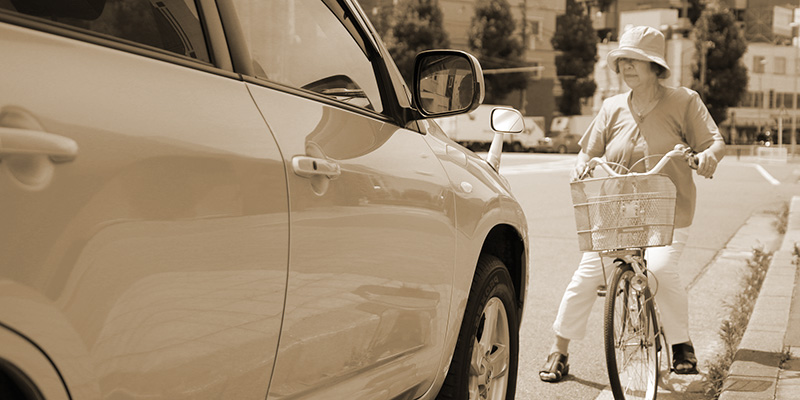 症状固定で悩む女性