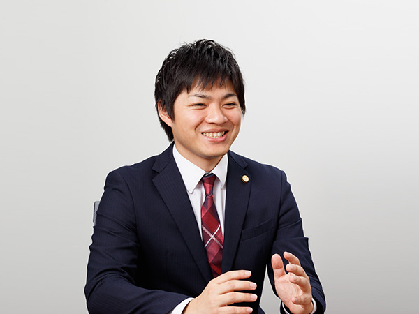 弁護士 村岡 つばさ